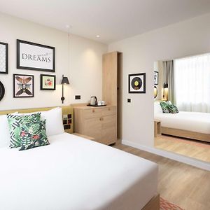 Kamer met een Queen Size Bed